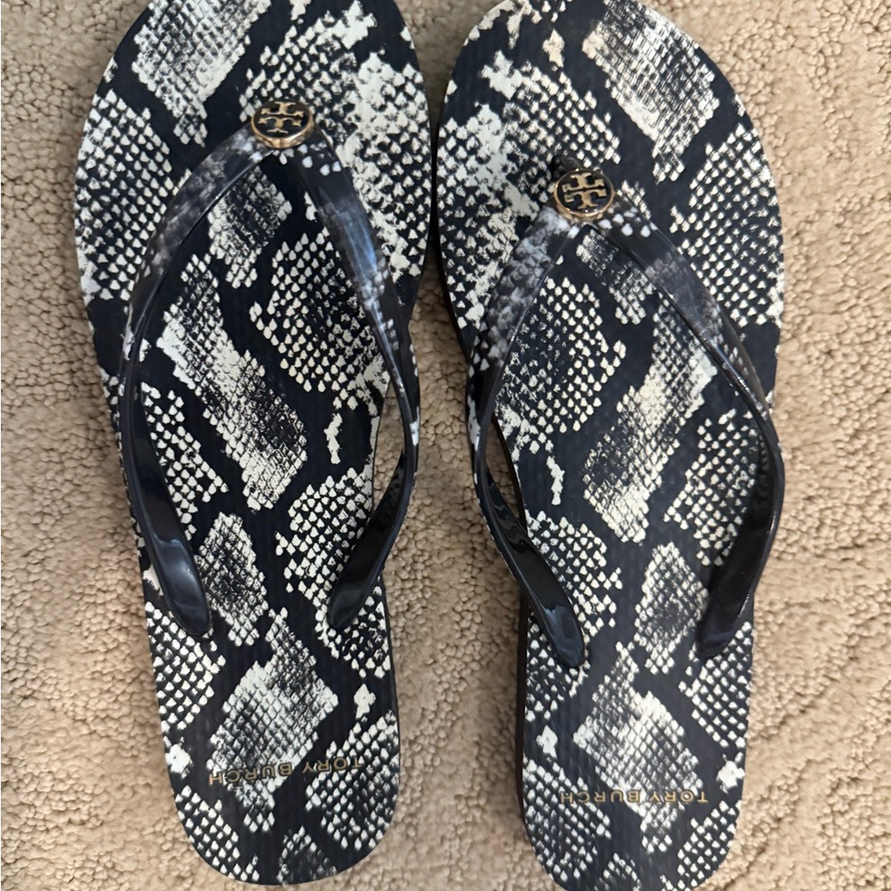 Tory Burch Black and White Patterned Flip Flops